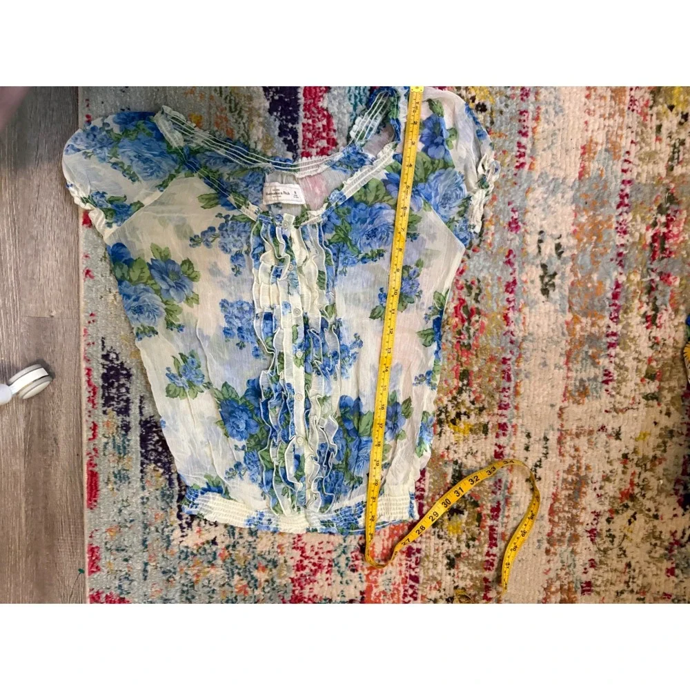 Abercrombie & Fitch‎ Blue Floral Ruffle Sheer Blouse Smocked Hem Size Medium Y2K